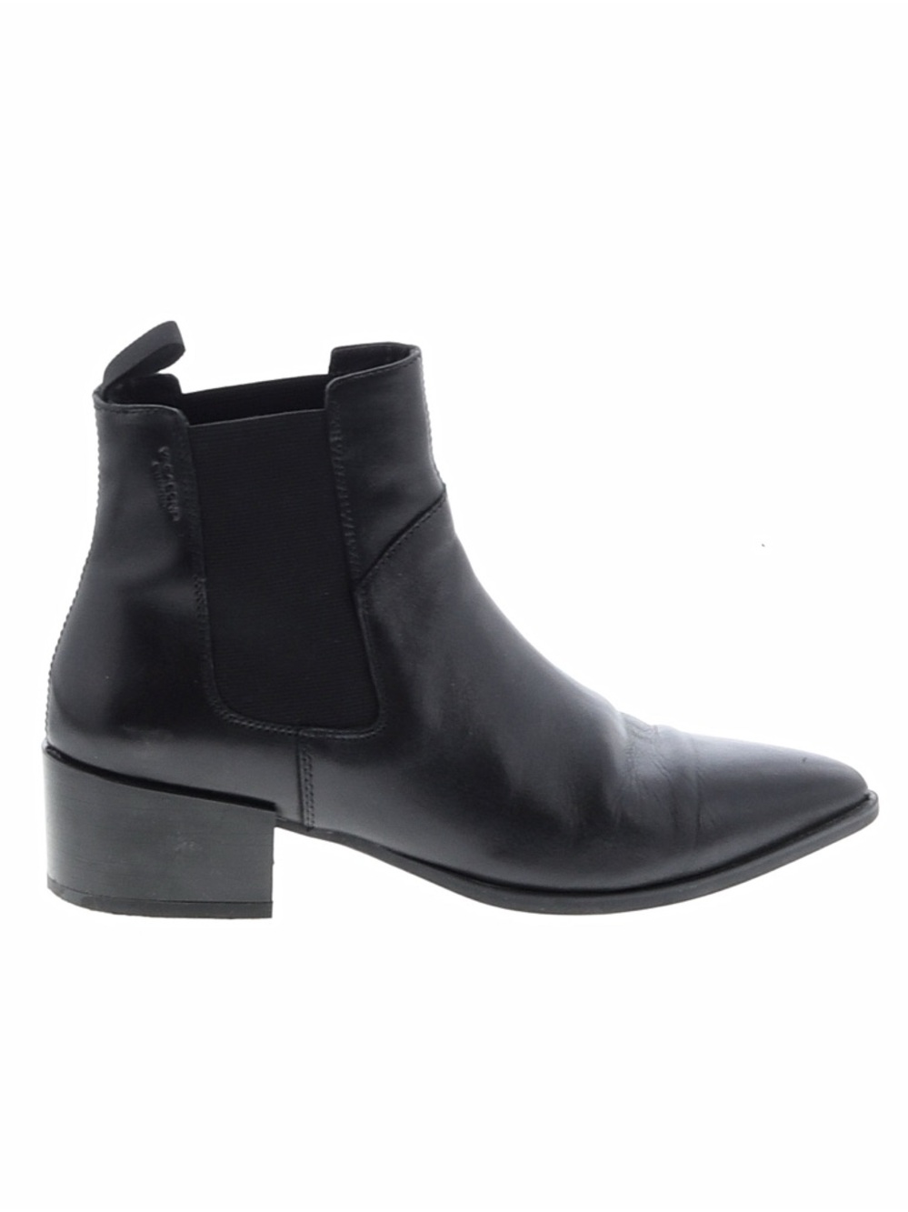 Vagabond Black Pointed Leather Chelsea Bootie